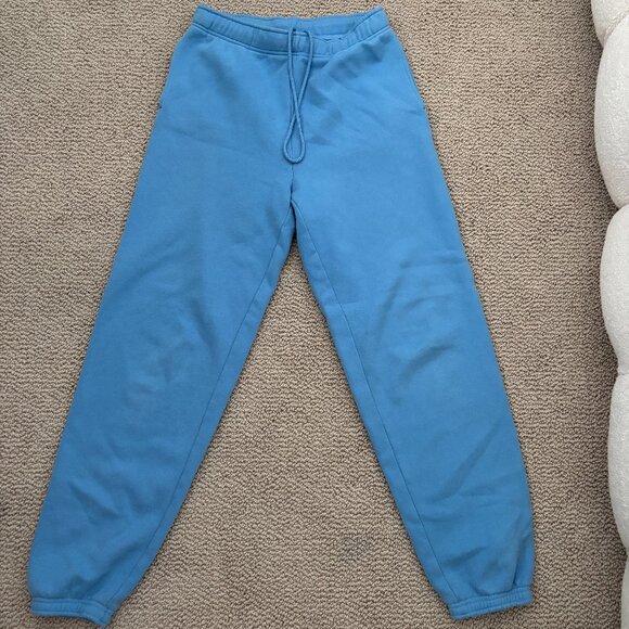 Aritzia TNA Cozy Sweatfleece Mega Cargo Sweatpants Size Small - Picture 1 of 3